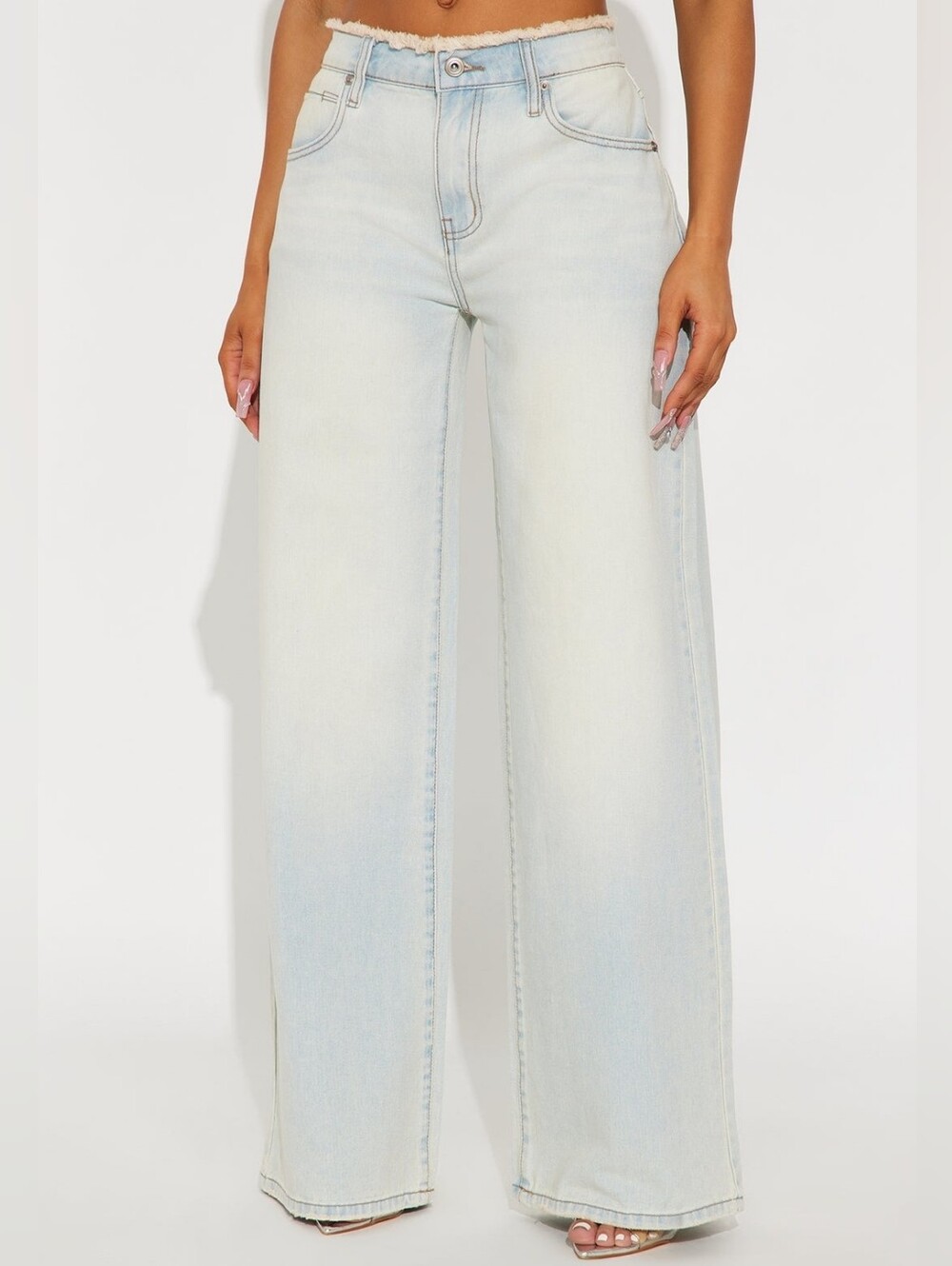 High-Waist Wide-Leg Jeans in Light Wash - Women